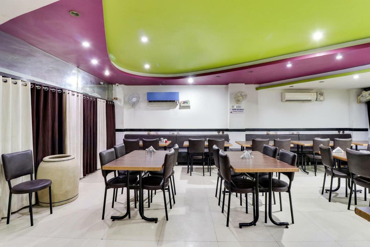 Oyo 45398 Kunal Hotel Etāwah Buitenkant foto