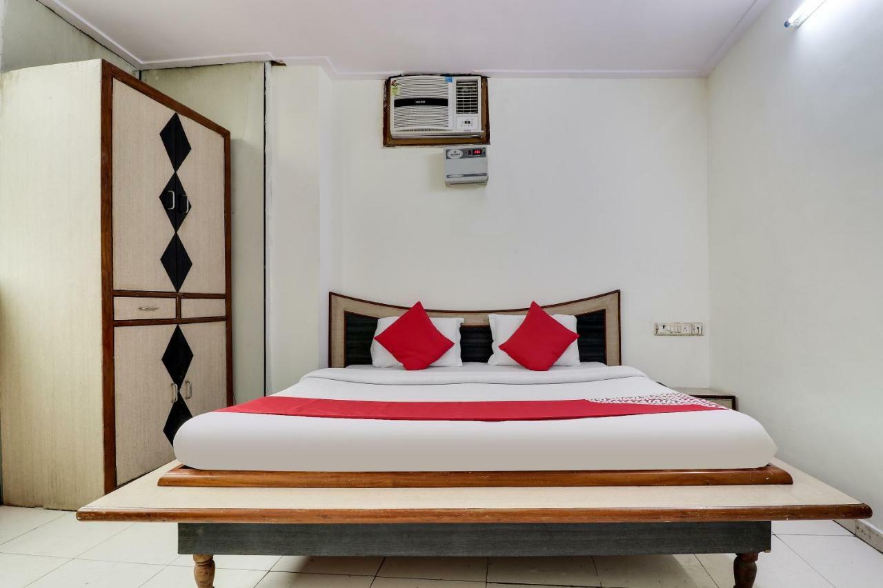 Oyo 45398 Kunal Hotel Etāwah Buitenkant foto