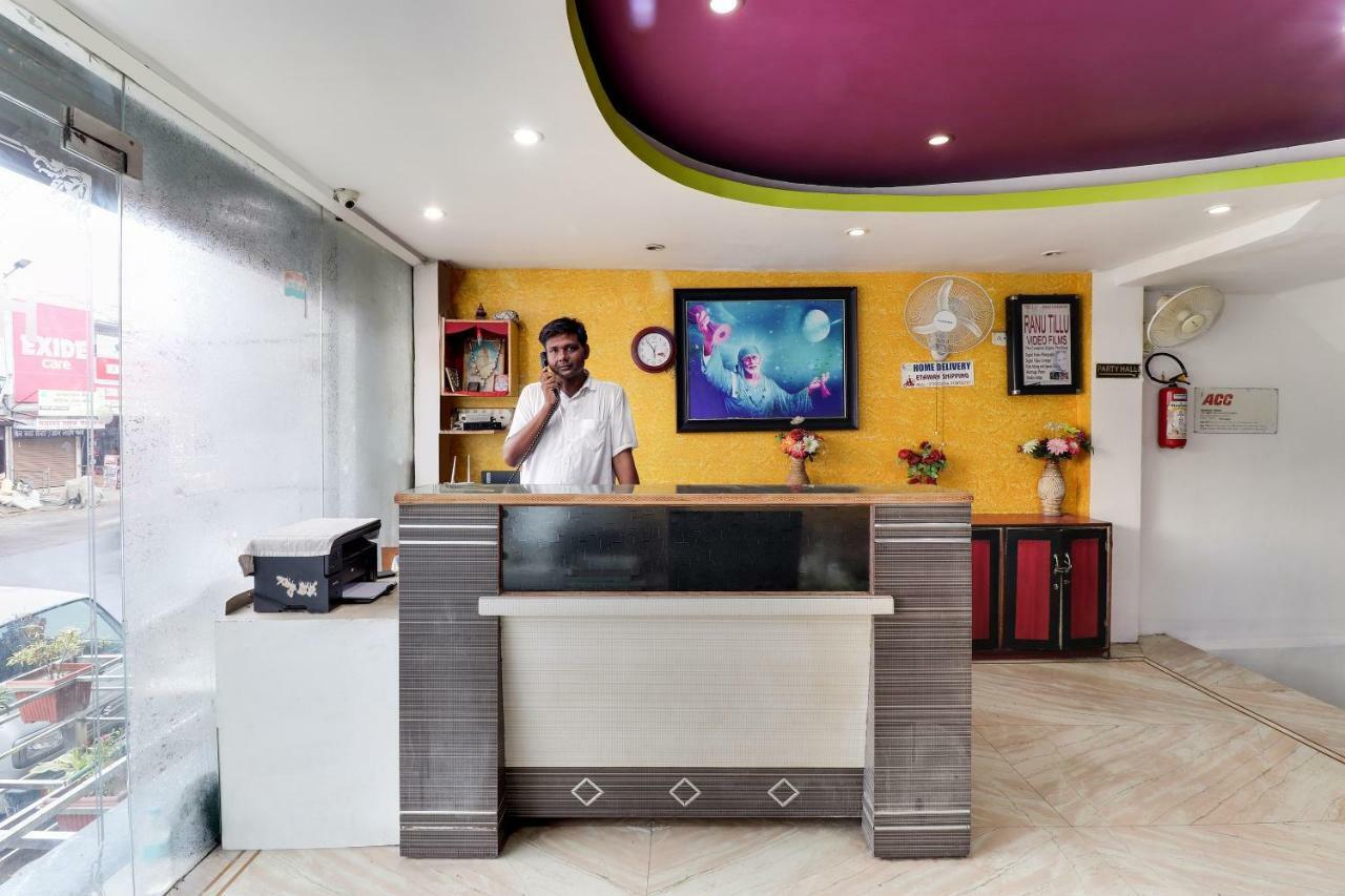 Oyo 45398 Kunal Hotel Etāwah Buitenkant foto
