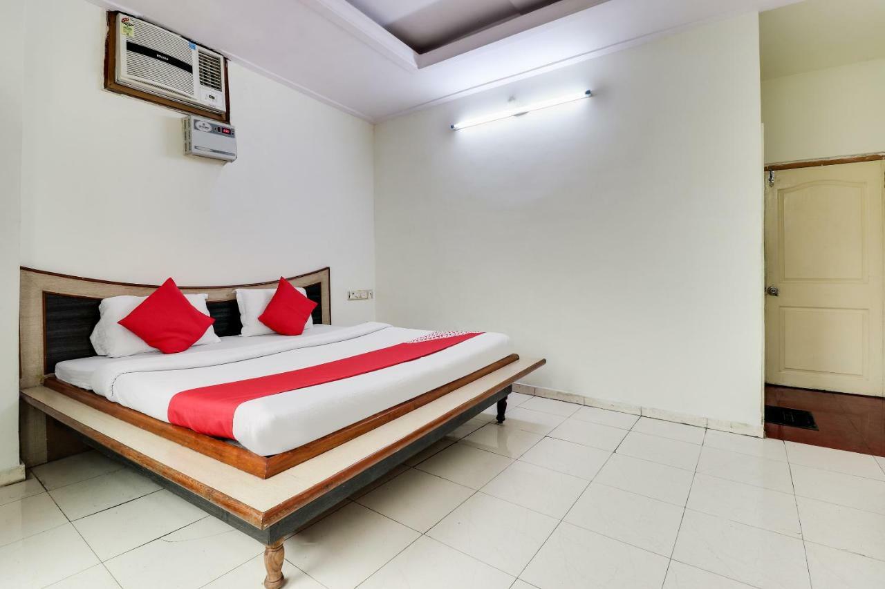 Oyo 45398 Kunal Hotel Etāwah Buitenkant foto
