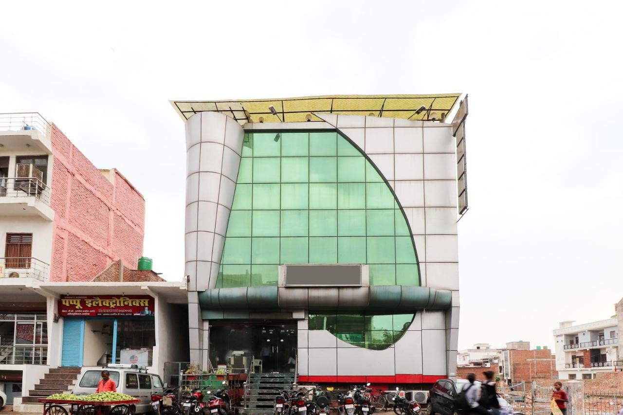 Oyo 45398 Kunal Hotel Etāwah Buitenkant foto