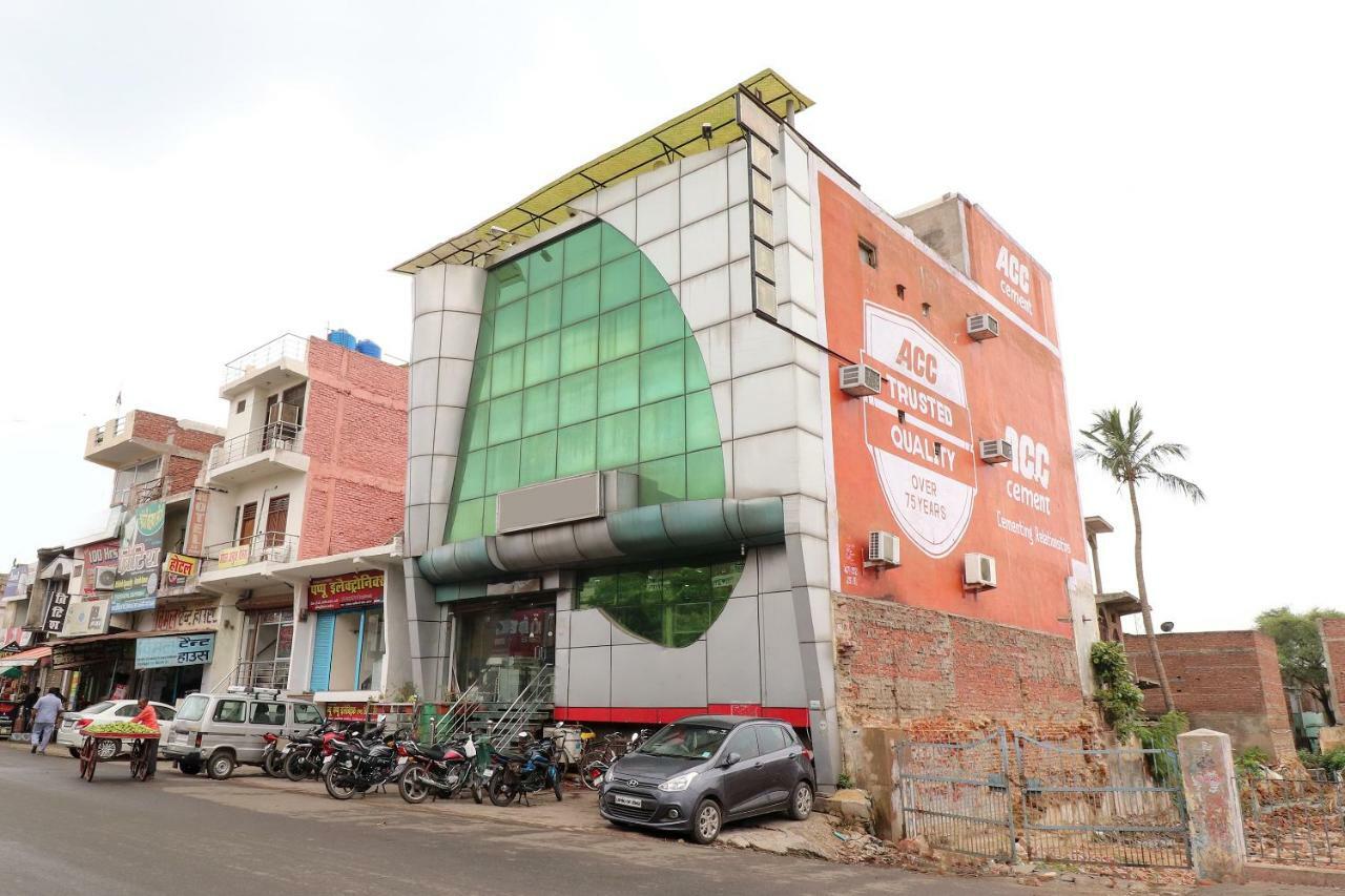 Oyo 45398 Kunal Hotel Etāwah Buitenkant foto
